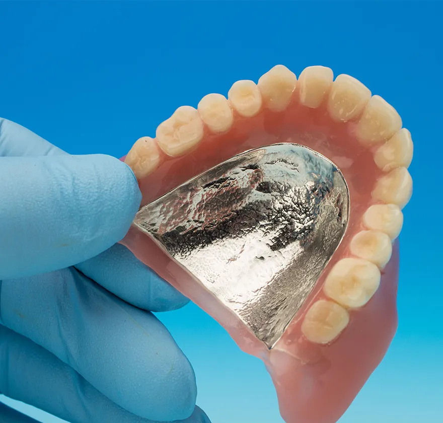 金属床の総義歯(総入れ歯)bg